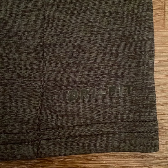 NWOT Men’s Nike Tank DriFit , Large - Picture 5 of 6